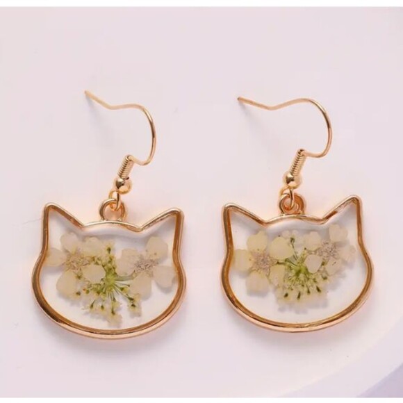 Gold Wired White Flowers Cat Face Earrings - Picture 2 of 5
